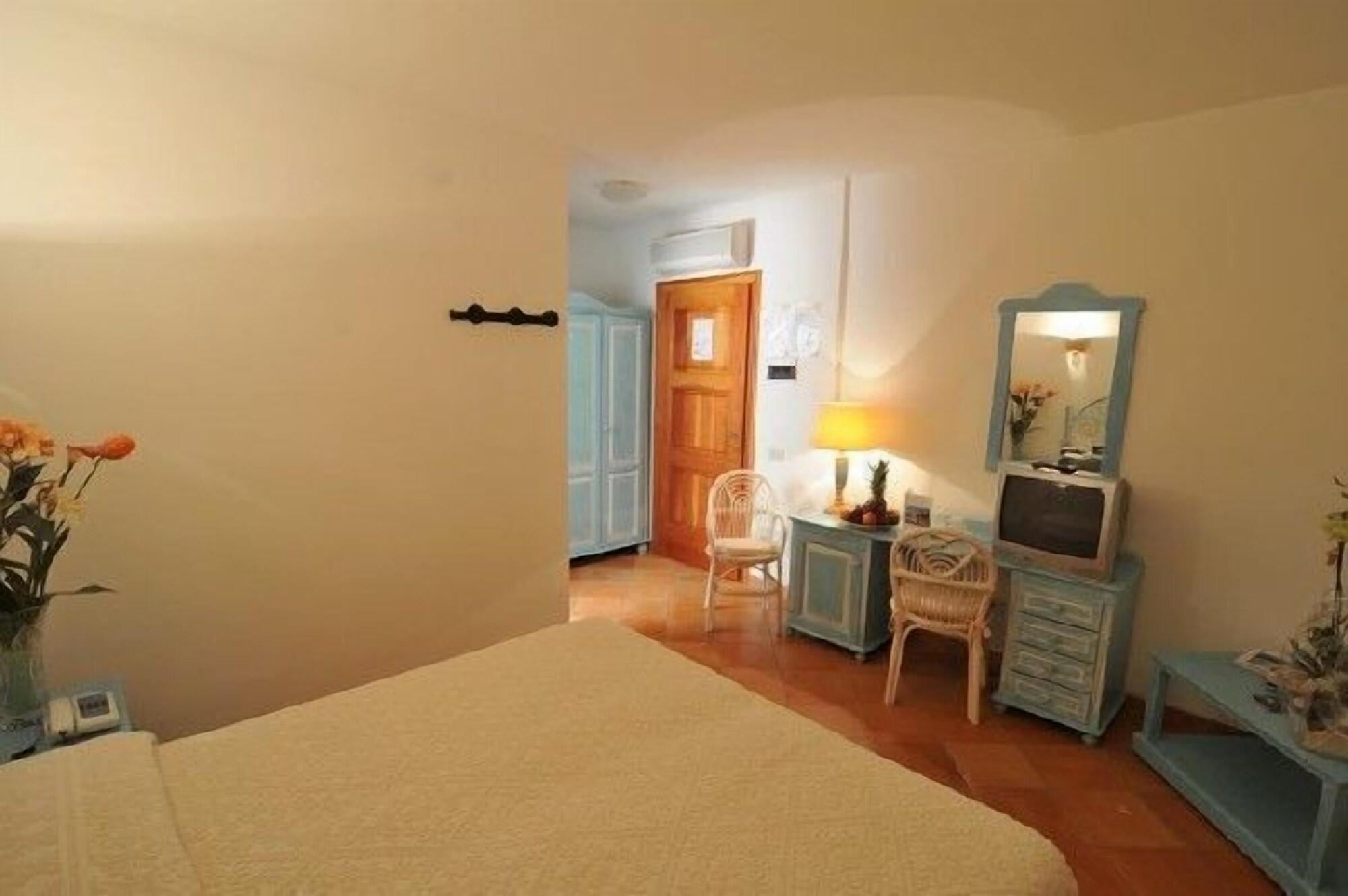 Hotel Il Piccolo Golf Porto Cervo Luaran gambar
